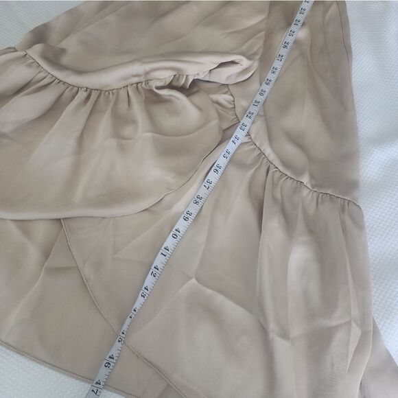 AMYLYNN wrap ruffled midi dress minimalist quiteluxe color cream small size - Picture 4 of 13